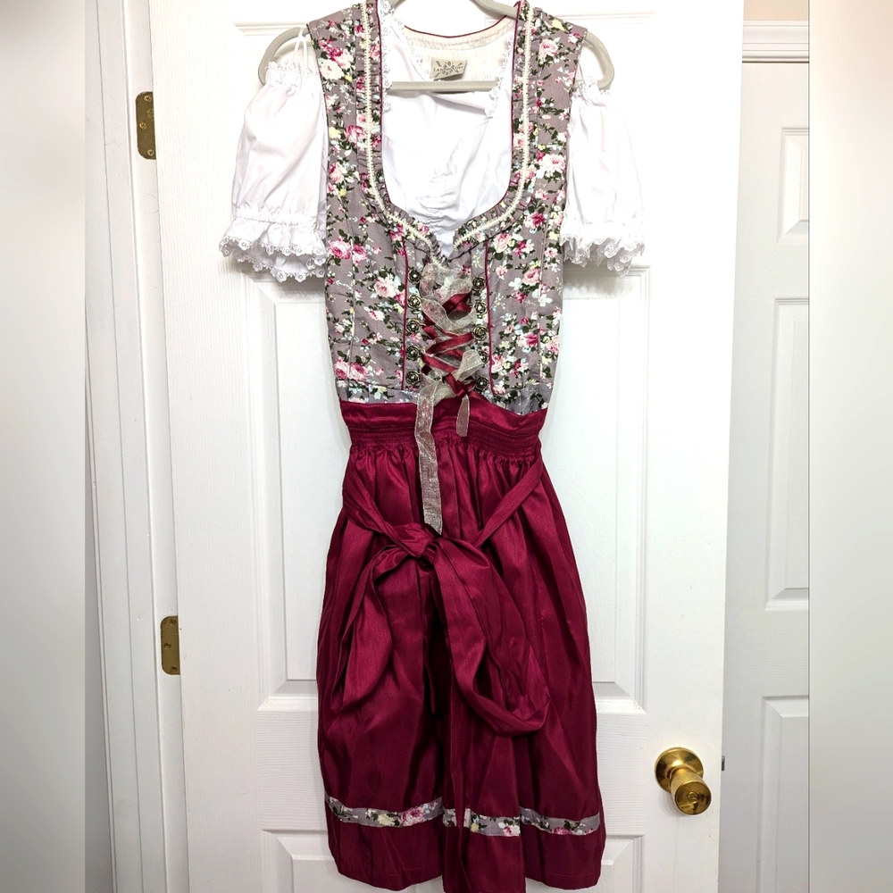 Traditional Oktoberfest Dirndl
